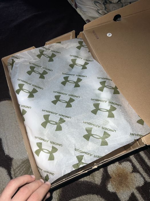 Adidasi under armour