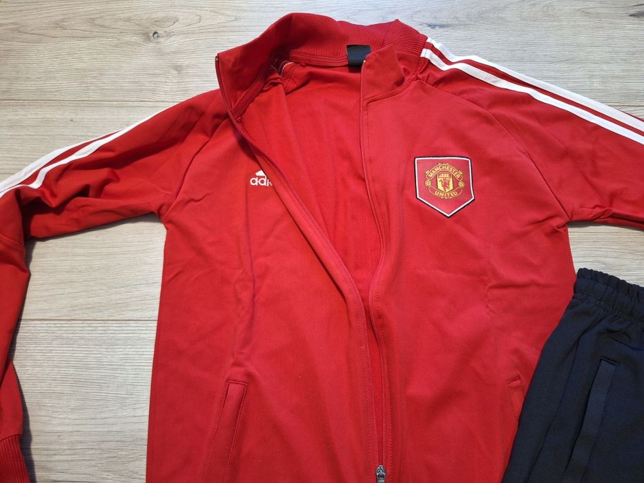 Футболен анцунг на Манчестър Юнайтед цял цип !