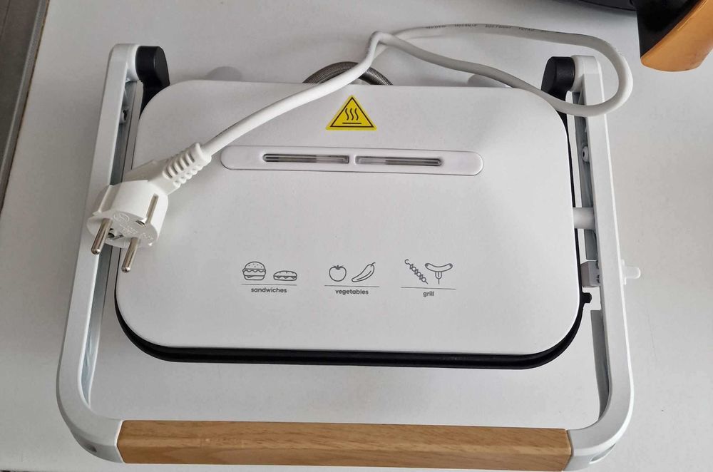 Grill electric nou la Oferta 50 lei