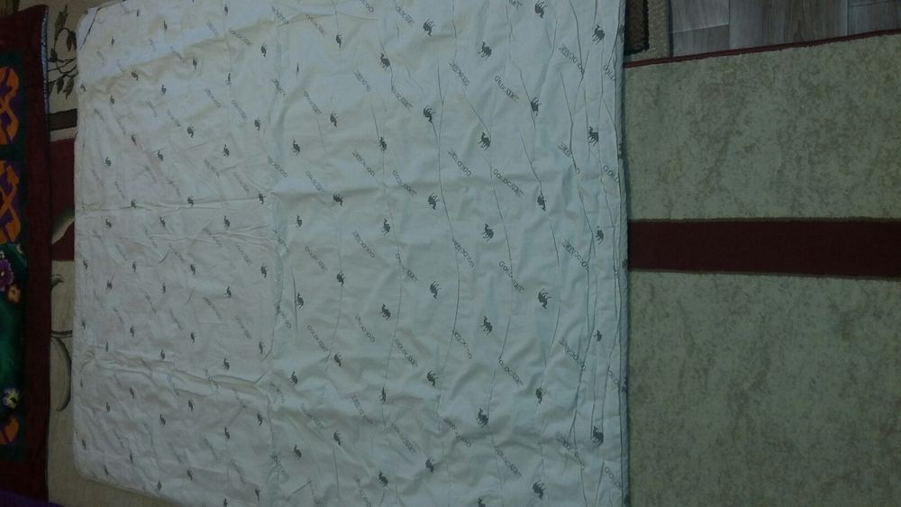 Продам одеяло двухспальное