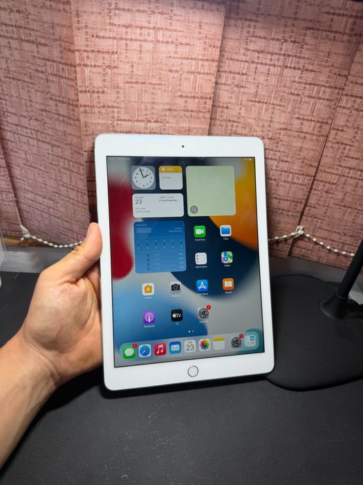 Tabletă Apple iPad Air 2 Wifi, White, 9.7", Memorie 64GB, iPadOS 15.8.7