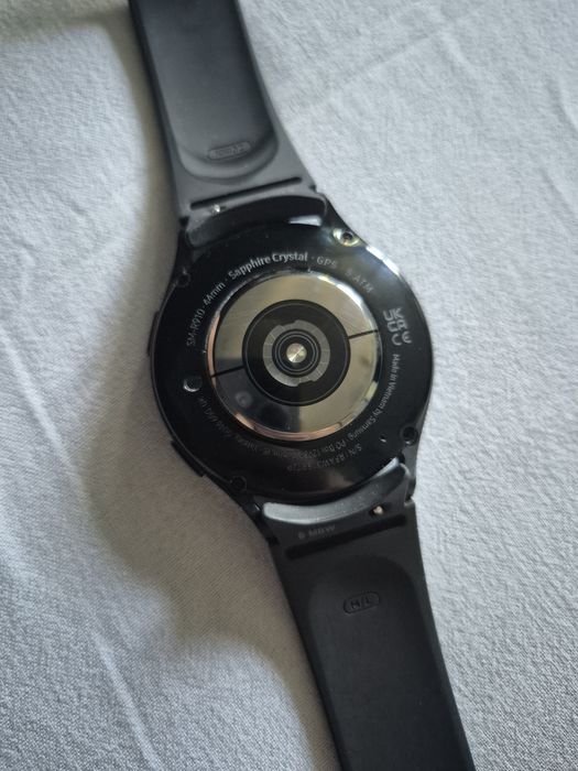 Продавам Samsung Galaxy Watch5 44mm модел SM-R910 (Bluetooth версия) + 3 каишки
