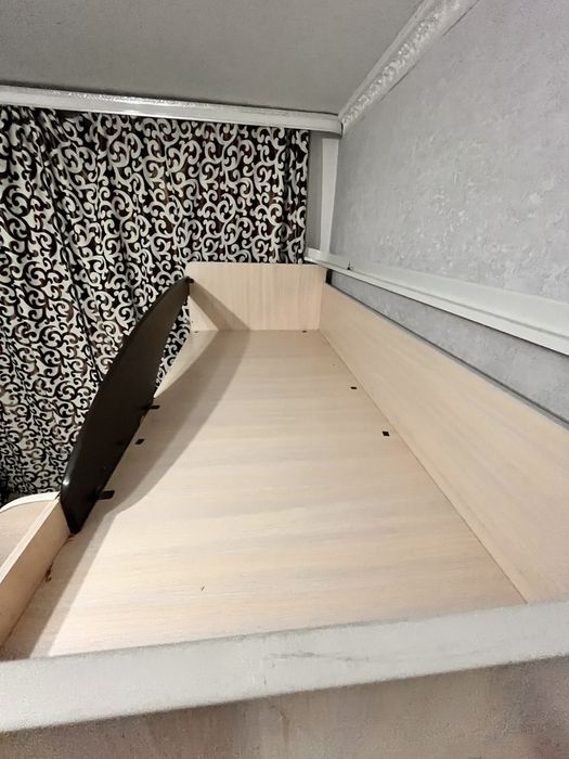 Двухъярусная кровать