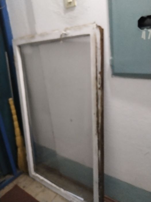 Деревянные рамы со стеклом