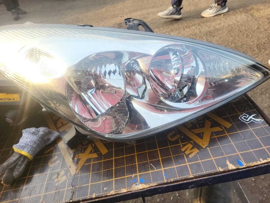 Фара Lexus ES300 / Toyota Windom 30