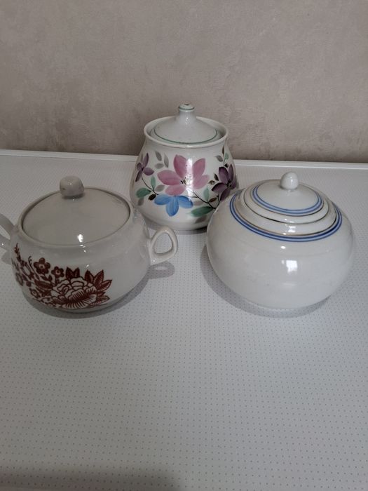 Тарелки глубокие, сахарницы