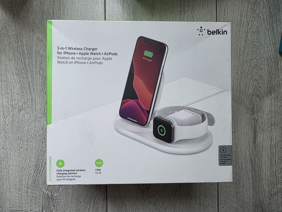 Statie incarcare Belkin 3 in1 compatibila doar cu Iphone