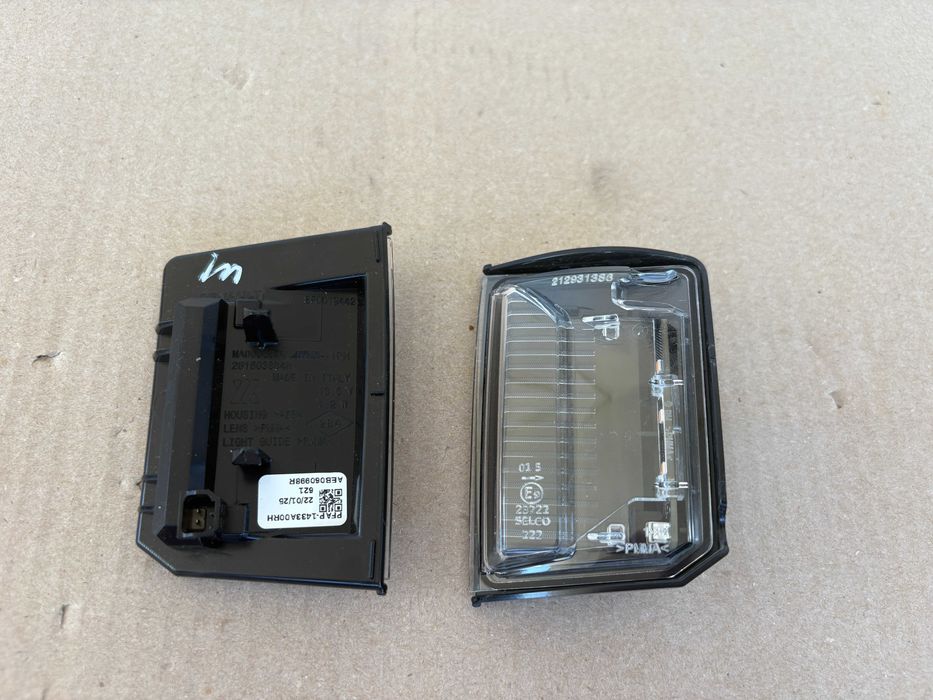 Semnal oglinda dreapta Renault Trafic 3 dupa 2014 NOU ORIGINAL