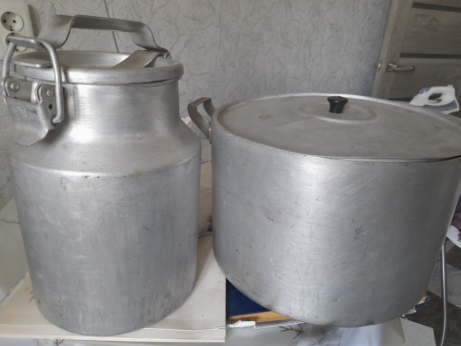 Алюминивый бак и кастрюля