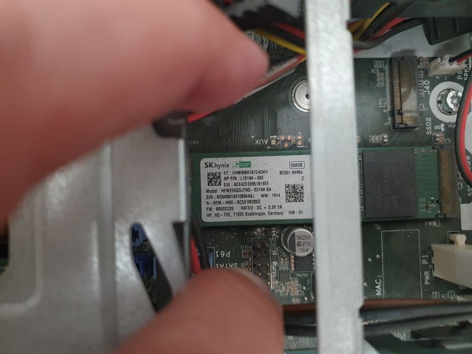 PC Complet : Unitate Hp Core i5 Generația i8 , Monitor LED IPS HP