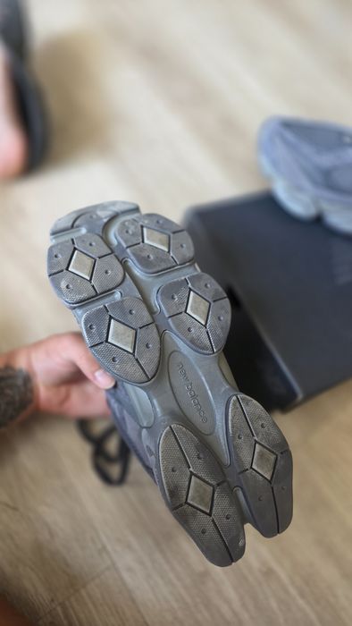Продавам:new balance 9060