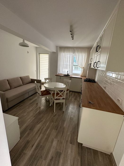 De inchiriat Apartament 2 camere Otopeni, terasă 40 mp, parter înălțat, complet mobilat loc parcare, proprieta