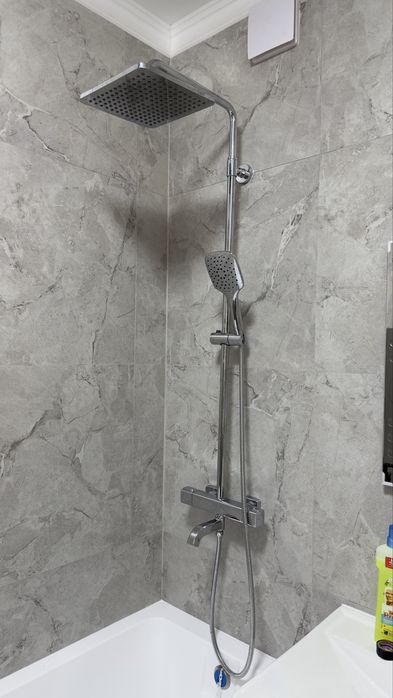 Смеситель для ванной с тропическим душем