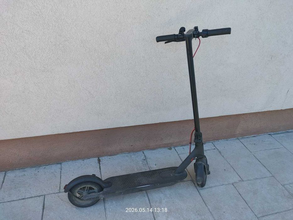 Trotineta electrica Xiaomi Mi Electric Scooter Pro (bateria are 2 din 10 celule defecte)