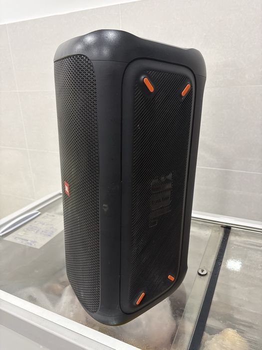 JBL Paty Box 100