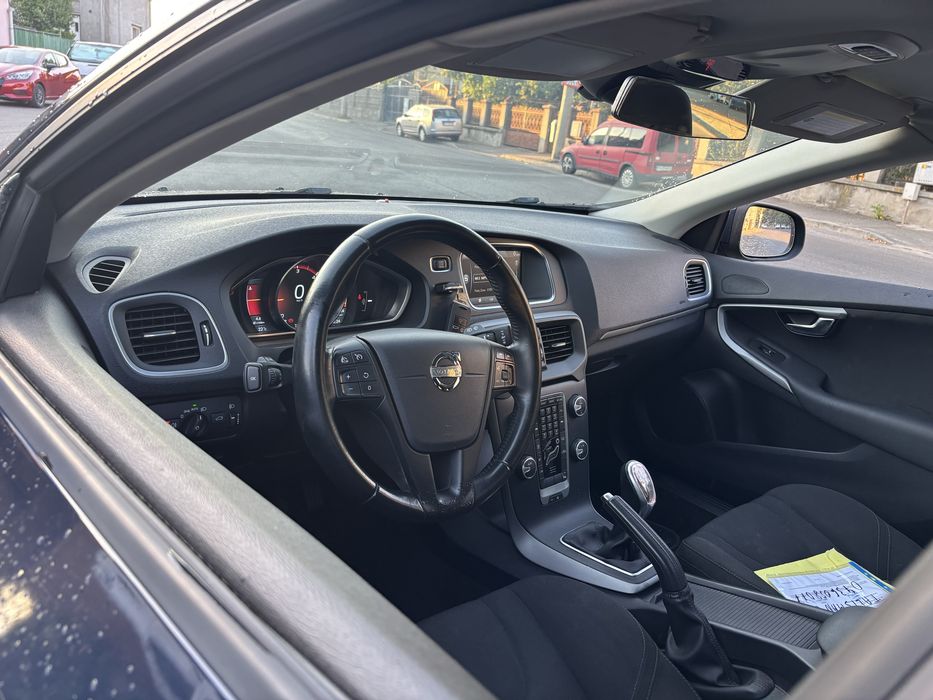 Volvo v40 Euro 5 / 1,6/ numere rosii valbile  /Camera /Navi/led / carte service /