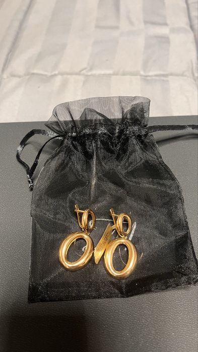 Продам золотые новые сережки