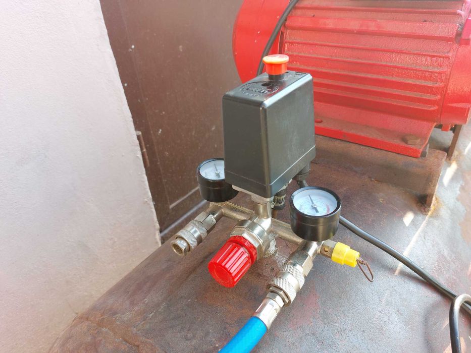 Compresor 240l, 10 bar, 510 l/min debit monofazic