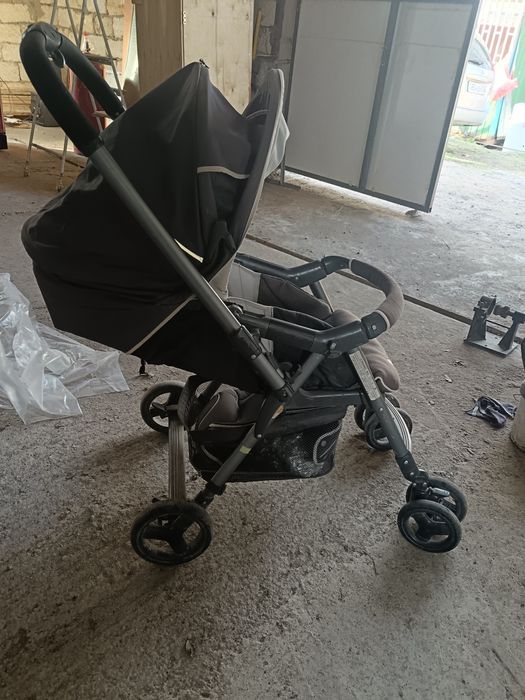 Коляску продам..