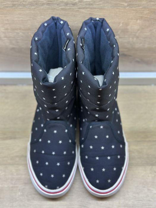 Продават се женски зимни апрески/обувки Adidas Winter Vulc 38 номер EU