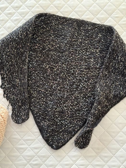 Продам шапки и палантины