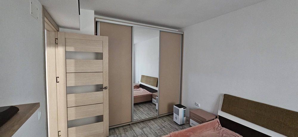 Închiriez apartament