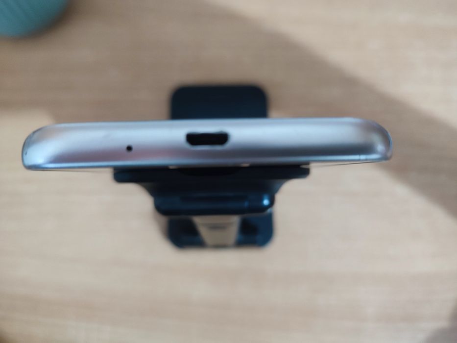 Titlu: Samsung Galaxy J2 | 16GB + 8GB Card | Stare bună de funcționare