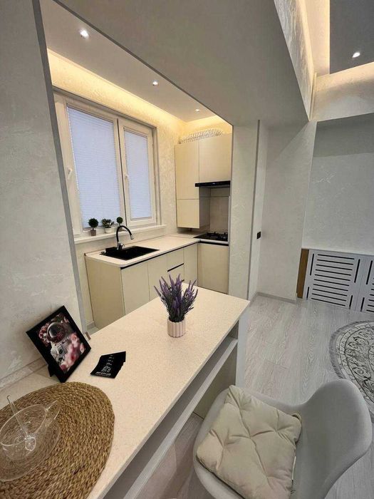 м. Ойбек Ц1 м. Космонавтов 2/7/9 Мебель Техника 46м2