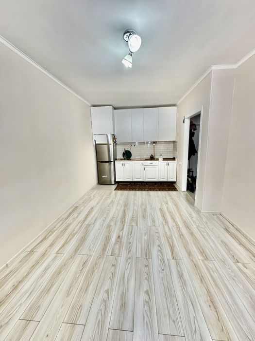 Продается 2 комн квартира в 10 мкр