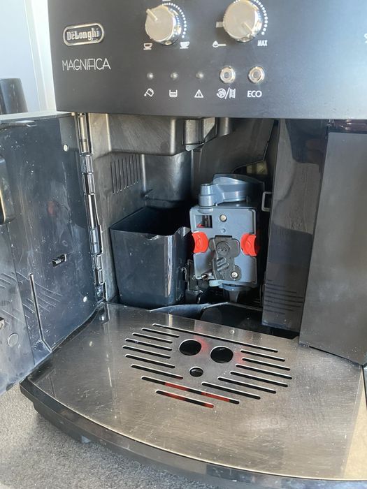 Кафемашона Delonghi Magnifica