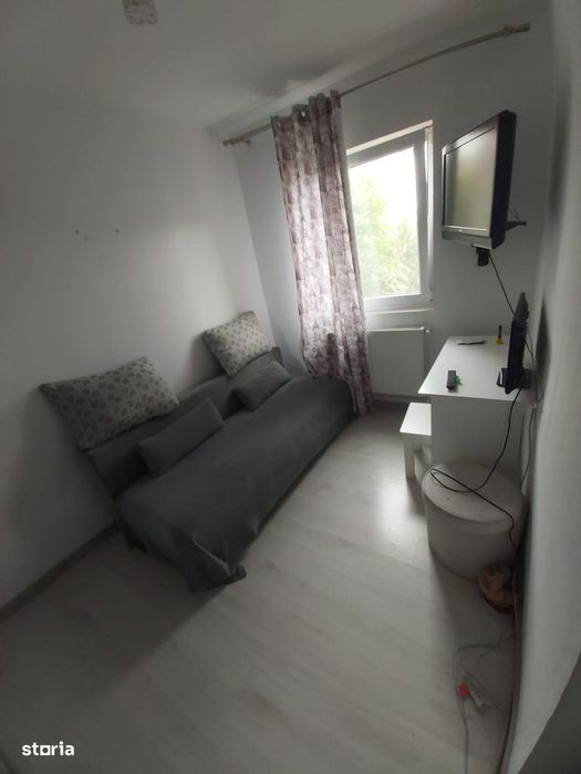 De inchiriat apartament 3 camere