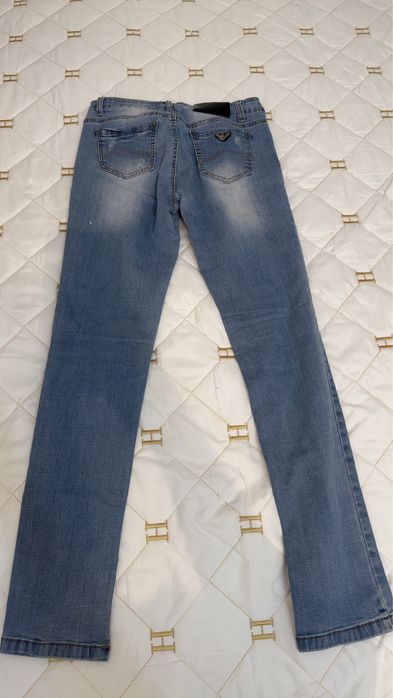 Продам джинсы 2000