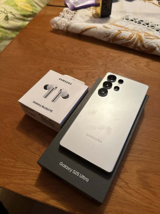 Samsung s 25 ultra +Слушалки