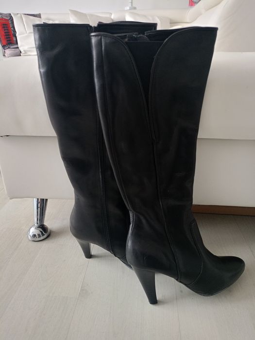 Vând cizme dama,noi,mărimea 41.