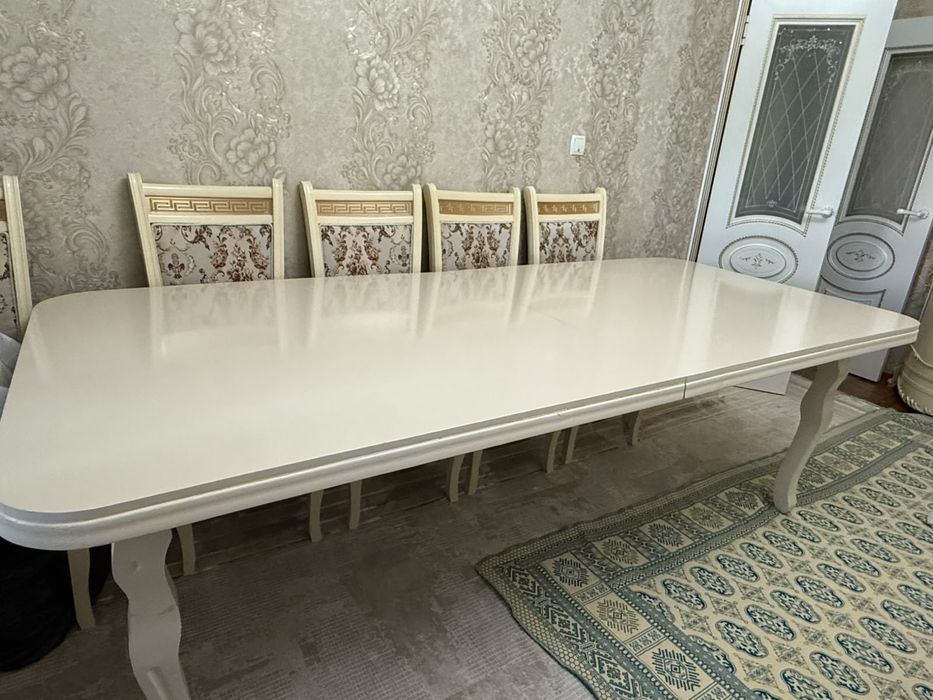 продам стол абсалютно новый