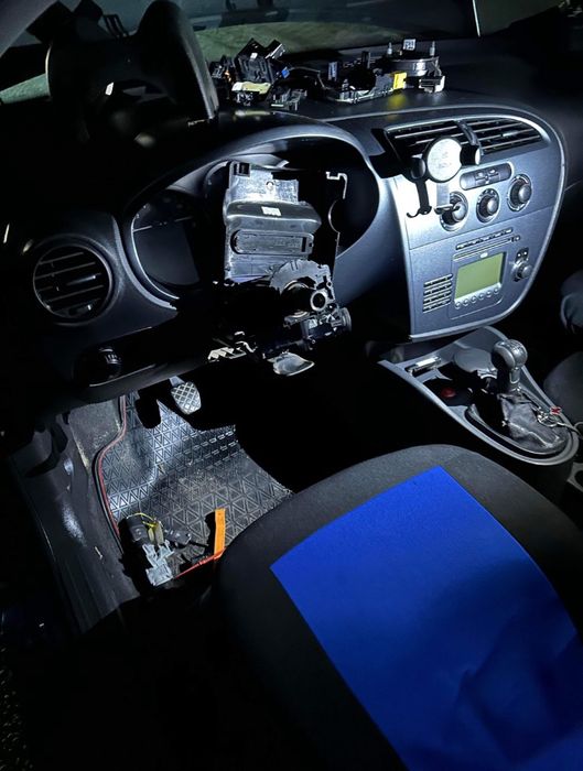 Reparatii Contacte auto blocate Volkswagen Audi Skoda Seat Nissan Ford