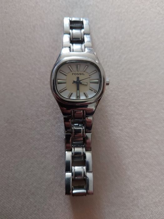 Vînd ceas damă Fossil