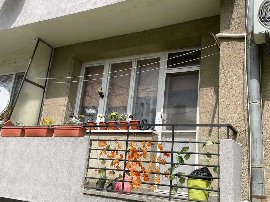 Собственик продава тухлен многостаен центъра - в гр. Айтос