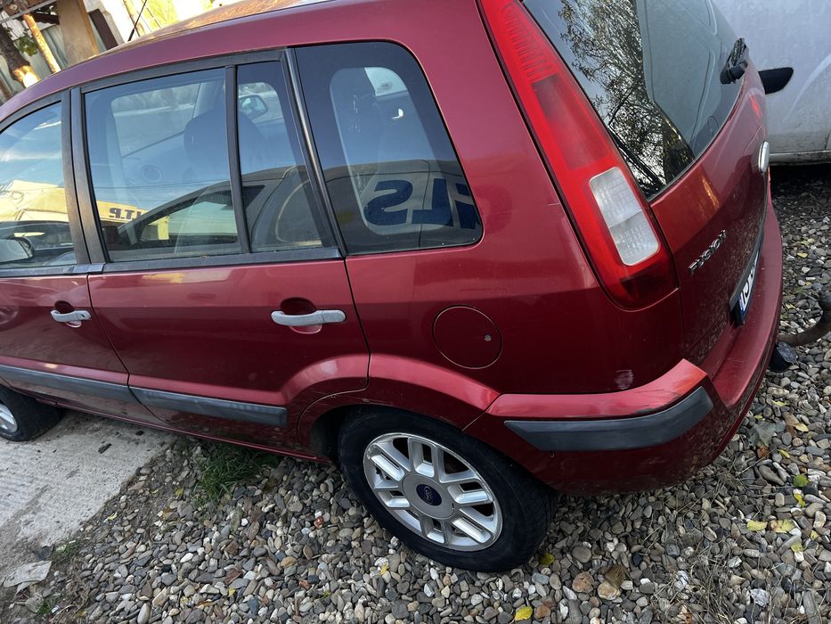 Ford Fusion  pentru dezmembrat