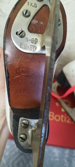 Продам детские коньки