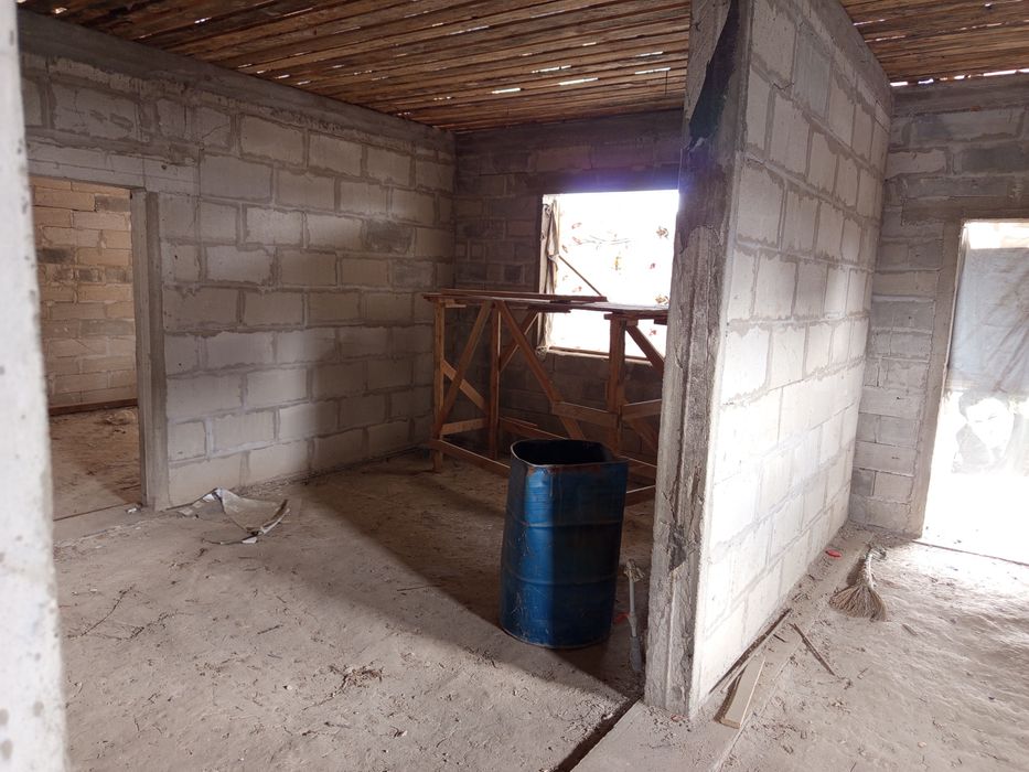 Продам дом не достроены