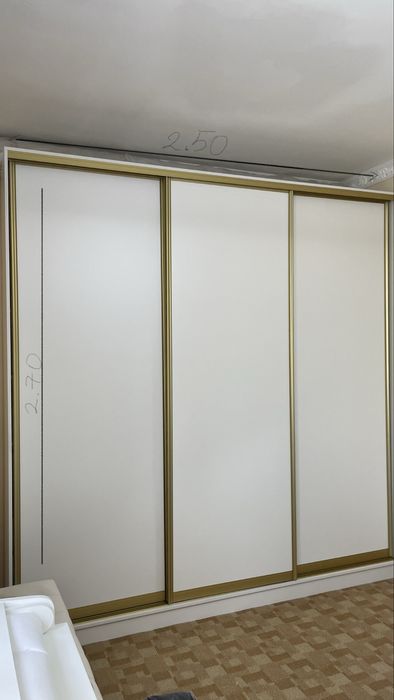 Продаю спальный гарнитур