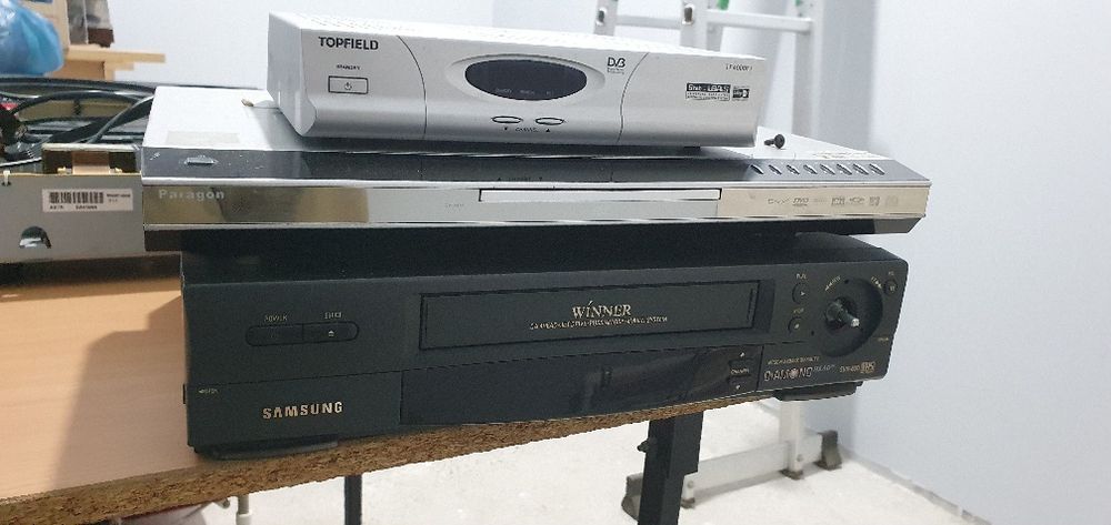 Видеомагнитофон Samsung, dvd плеео paragon, тюнер topfield