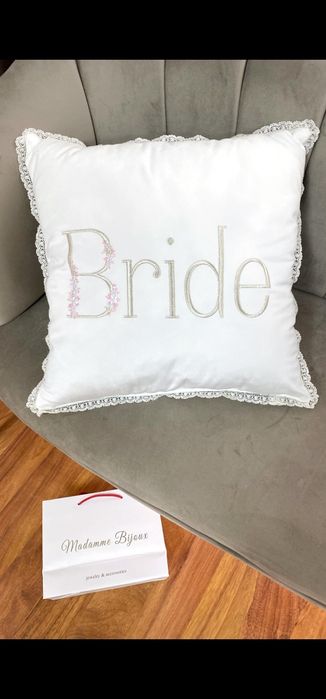 Perna Bride pentru ziua nuntii mireasa