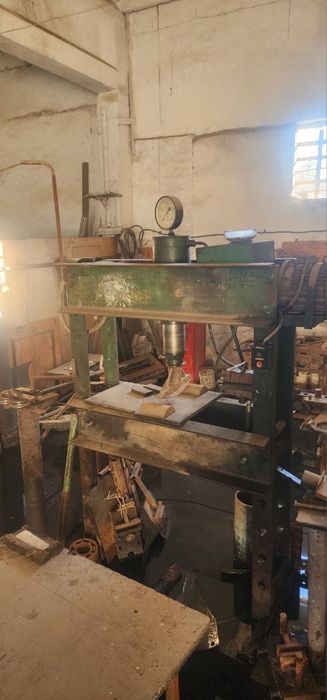 Токарный старок пресс Сотилади.