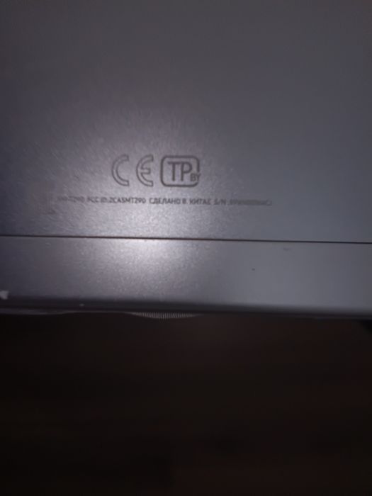 Планшет  самсунг т-290.Экран разбитый.