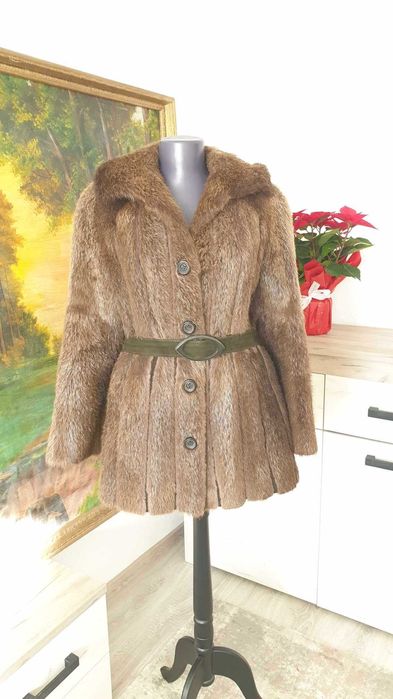 Haina din blana naturala de nutrie marimea M Impecabila