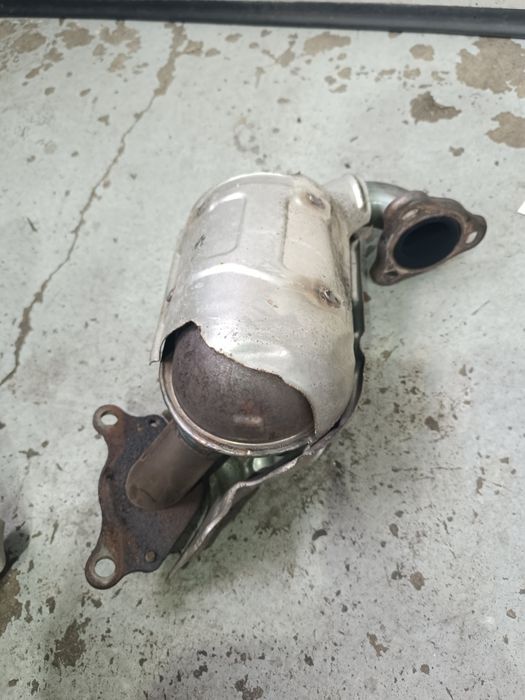 Vând catalizator Dacia Logan 0.9Tce