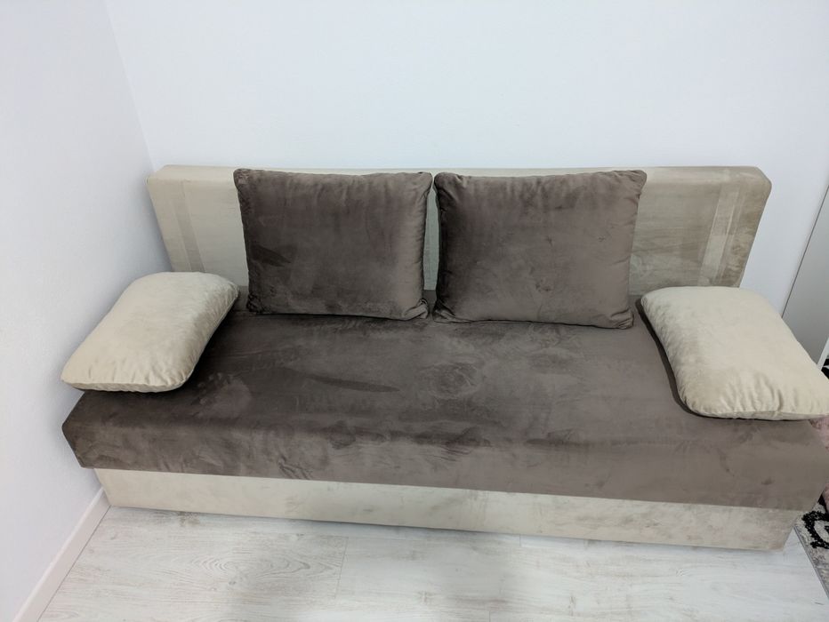 Vând canapea extensibilă