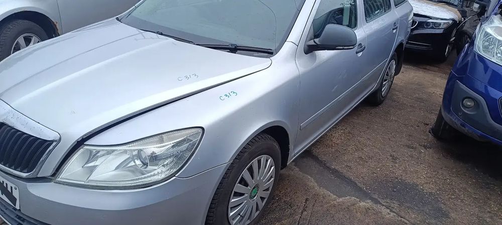 Dezmembrari / Dezmembrez Skoda Octavia 2 1.9 BXE cutie viteze JCR cod culoare LA7W